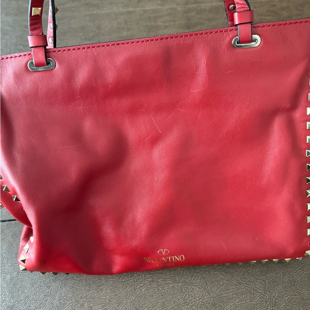 Valentino Garavani Rockstud Logo Leather Tote-Red - Picture 2 of 10